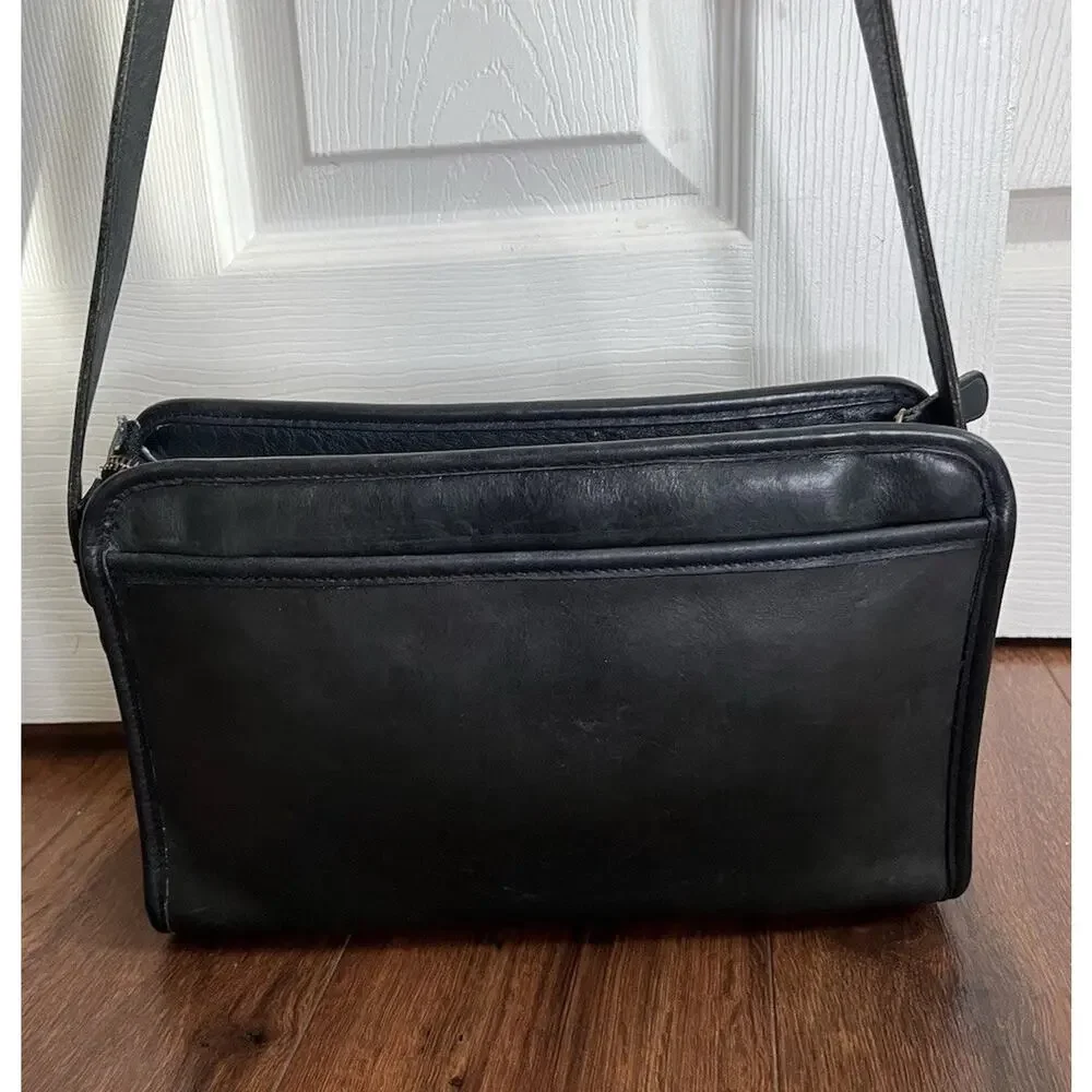 COACH Vintage 80’s Navy Leather 9820 Swagger Purse Bag Crossbody Made USA - Picture 8 of 12